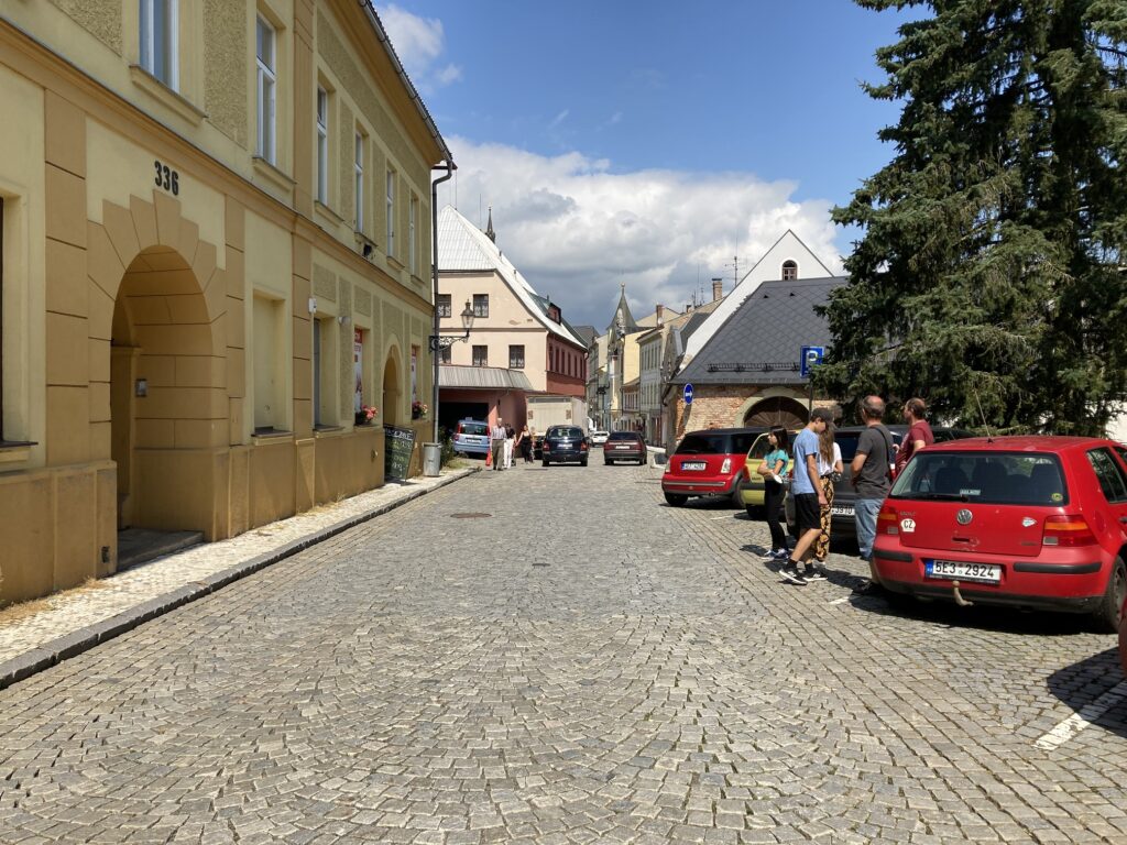 Mezi Malým a Velkým náměstím
