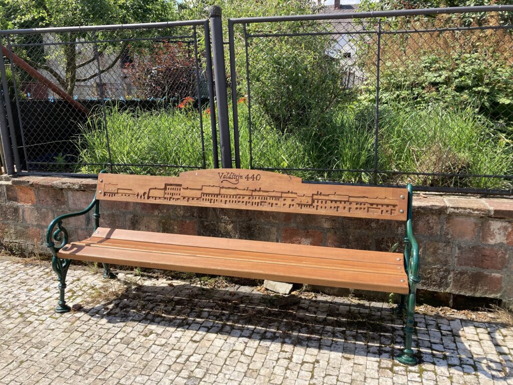 Lavička Valdštejn