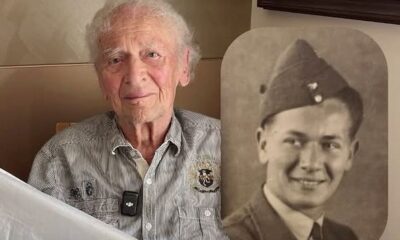 v pozadí starý pán, v popředí černobílá fotografie - portrét mladého vojáka